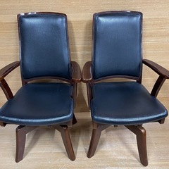 e17 【回転式 ダイニングチェア】二脚セットの画像