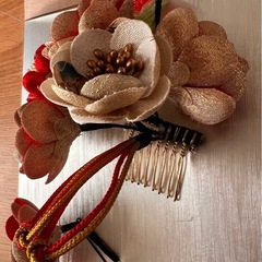 髪飾り 成人式の画像