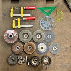 電気ディスクグラインダー／サンダー／ディスクサンダー／研削盤／日立／日立工機／Hikoki／G10SH3／通電確認済の画像