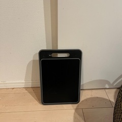 IKEA プランター鉢、ダイソー突っ張り棚、まな板を無料でお譲りします。の画像