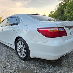 LS600h☆バージョンU IPKG☆車検令和9年7月☆純正メーカーナビ☆地デジTV☆BT☆マークレビンソンスピーカー☆全席ベンチレーションシートの画像