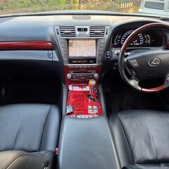 LS600h☆バージョンU IPKG☆車検令和9年7月☆純正メーカーナビ☆地デジTV☆BT☆マークレビンソンスピーカー☆全席ベンチレーションシートの画像