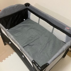 ベビーベッドの画像