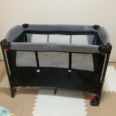 ベビーベッドの画像