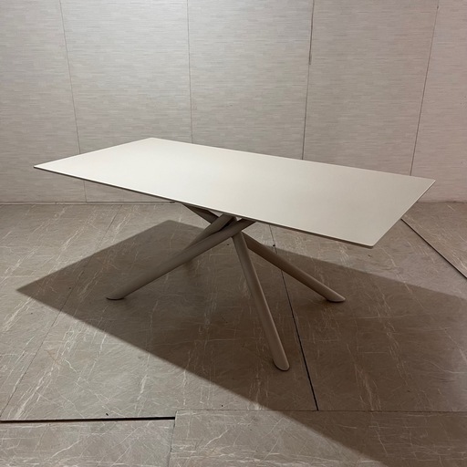 幅180cm セラミックテーブル ダイニングテーブル 奥行90cm 高さ71cm 4～6人掛け 大理石調 ホワイト 韓国風 脚部スチール スタイリッシュ 大きいテーブル テーブル