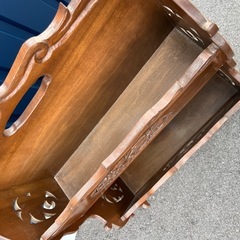 木製 彫刻 マガジンラック レトロの画像