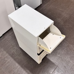 A1771🌟激安‼️ 米びつ 150g/45gホワイト計量式米の画像