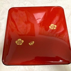 梅模様　朱色系　お重箱　 三段重　 おせち　未使用:箱入り:お正月:和食器の画像