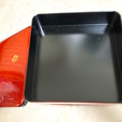 梅模様　朱色系　お重箱　 三段重　 おせち　未使用:箱入り:お正月:和食器の画像