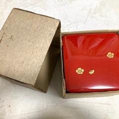 梅模様　朱色系　お重箱　 三段重　 おせち　未使用:箱入り:お正月:和食器の画像