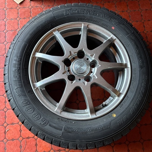 スタッドレスタイヤ