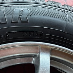 スタッドレスタイヤの画像