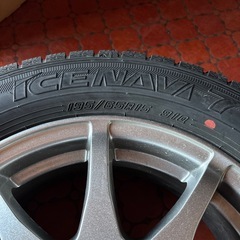 スタッドレスタイヤの画像