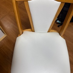 ダイニングテーブルの画像