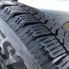 スタッドレスタイヤの画像