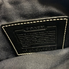 COACH ブラック ショルダーバッグの画像