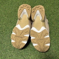 Reebok ポンプフューリースニーカーの画像