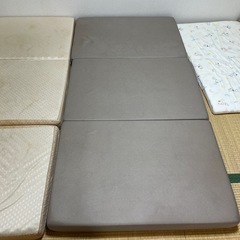 【決定！】25日取りに来れる方！【定価8万程度】西川 快圧ふとんΣ、ノーブランドマットレス 2つセットの画像