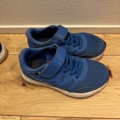 キッズ　子供　靴　の画像
