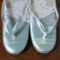 礼装草履（L）とバッグ（9cm位）の画像