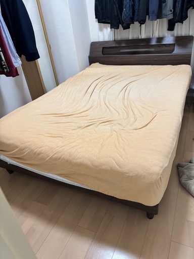 ダブルベッド