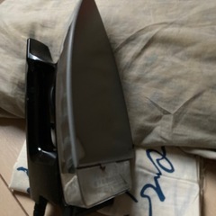 昭和初期のアイロン＆保温ポット　おまけで炊飯器の画像