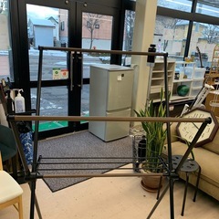 美原店 ニトリ ポール伸縮 X型 物干し 木目調　室内干しの画像