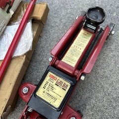 お渡し予定 フロアージャッキ ジャンク 2トン  油圧不足？ タイヤ交換にも 修理の画像