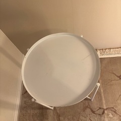 IKEAサイドテーブルの画像