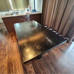 アジアン風　テーブル　ダイニング　テーブルの画像