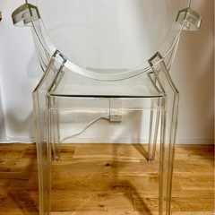 処分価格★最終価格★定価69700円 11/27まで！  ドレッサー チェア　Kartell カルテル LOUIS GHOST ルイゴースト クリスタル IKEA 小物入れ トレイ 収納 棚 ボックス 本棚 ニトリ イケア 無印良品 ザラホームの画像