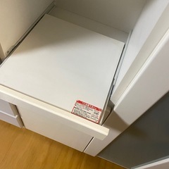 【タダでお譲り】白い食器棚【12月引き取り希望】の画像