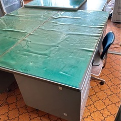 事務デスク  オフィス　事務所　机の画像