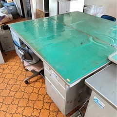 事務デスク  オフィス　事務所　机の画像