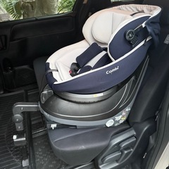 チャイルドシート(combi)【取引確定済】の画像