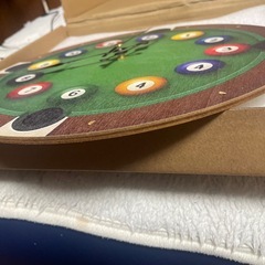 ビリヤードか掛け時計の画像