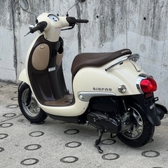 大人気セール‼️安心の高年式現行モデル😊バッテリー充電済み🔋前後タイヤまだまだ山あり🗻嬉しいオイル交換済み♻️燃費重視＆デザイン重視の方にオススメ✨ラクラク始動のインジェクション💥AF77 ジョルノ✴の画像