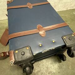 【ジモティ限定特価】 キャリーケース スーツケース トランク 鍵付き ネイビー キャリーバッグ A0866Gの画像