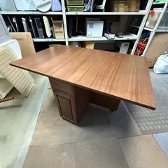 バタフライテーブル（角形）の画像