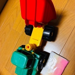 車のオモチャの画像