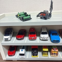 スリーコインズ　ミニカー立体駐車場　トミカ付きの画像