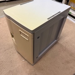 鍵掛け可能プラスチック収納庫の画像