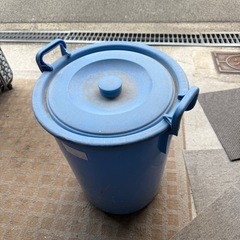 45リットル円形ゴミ箱の画像