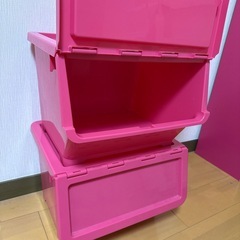 プラスチックケース2個の画像