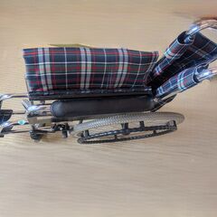 折り畳み式介護自走兼用車椅子の画像