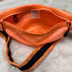 adidasウエストポーチ、ランニング美品の画像