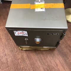 【リサイクルショップどりーむ天保山店】No.4891　金庫　普通サイズ　貴重品貴金属保管の画像