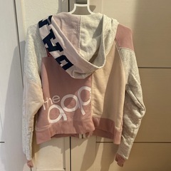 【中古】the GAPパーカー
の画像