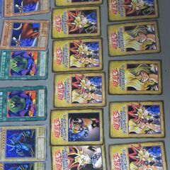   064 遊戯王カード 約30枚まとめ売りデュエルモンスターズバインダー付き送料込の画像