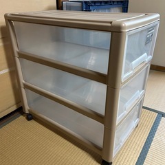 衣装ケースの画像